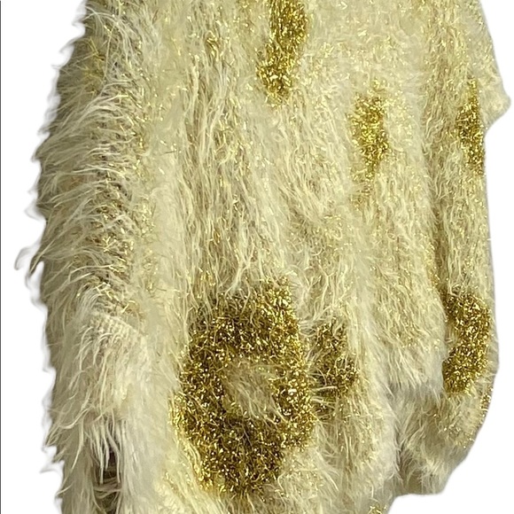 36 Point 5 Women’s Cropped Sweater S Cream Gold Fuzzy Glittery Dolman Sleeves. - Picture 2 of 12
